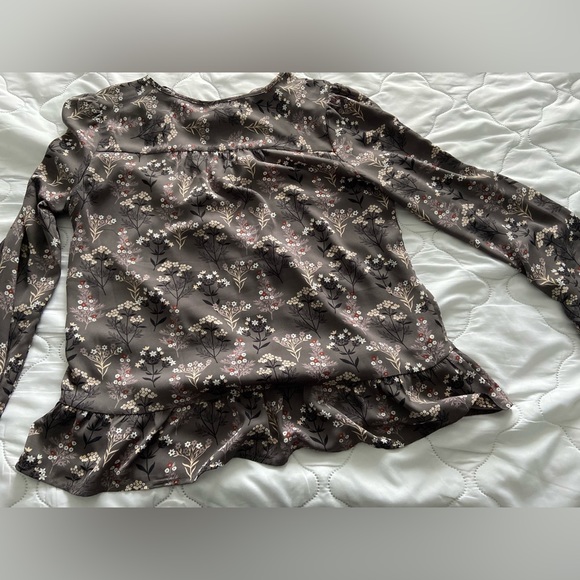 Grey floral blouse with slight peplum - Picture 5 of 5